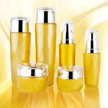 上海悅美紅妝化妝品批發(fā) 美業(yè)供應(yīng)鏈的重要一環(huán)